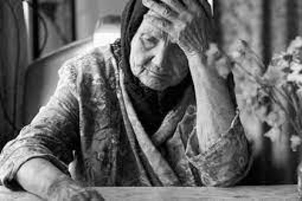 Ilustrasi seorang ibu bersedih (foto:islampos)