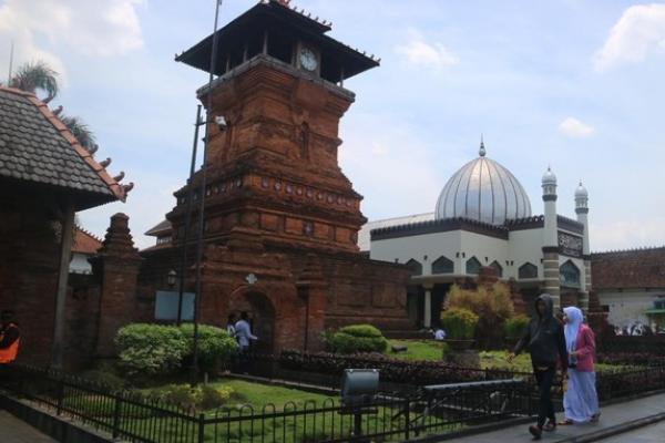 Asal Usul dan Metode Dakwah Sunan Kudus 