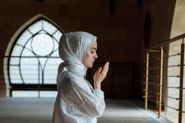 Doa agar Muka Bercahaya dan Menarik