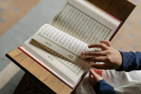 Makna Ayat 7-8 Surat Az-Zalzalah