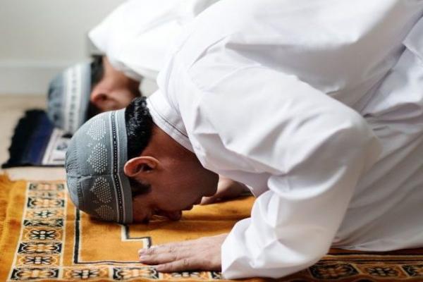 Apakah Shalat Zuhur dan Ashar Boleh Digabung?