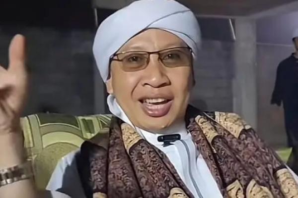 Buya Yahya: Hati-hati, Sifat Pelit Bisa Menular