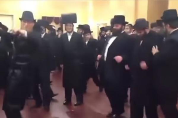 Joget THR Lebaran 2025 Viral, Disebut Mirip Tarian Yahudi