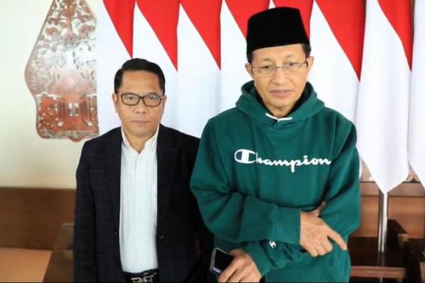Menag Nasaruddin Umar (kanan) didampingi Sekjen Kemenag Kamaruddin Amin (kiri) di Bandara Soekarno Hatta (Foto: kemenag)