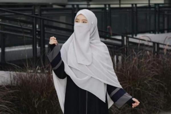 8 Pilihan Outfit Hijab Bercadar 2025 agar Tampil Modis dan Fashionable, Tertarik?
