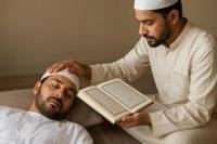Bolehkah Muslim Meminta Diruqyah Menurut Hukum Islam?