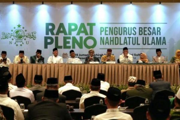Menag Nasaruddin Umar (kedua dari kanan) saat menghadiri Rapat Pleno Pengurus Besar Nahdlatul Ulama (PBNU) yang digelar di Hotel Sultan, Jakarta, Selasa (Foto: Kemenag)