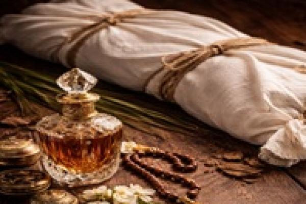 Dari Parfum Termahal Menuju Kain Kafan Terpendek