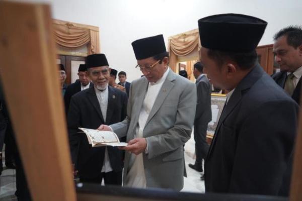Menag Tinjau Langsung Penyusunan Mushaf Al-Qur`an di Gontor